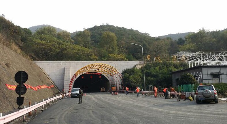 浙江杭州黃鶴山繞城高速隧道【秀壁裝飾板】